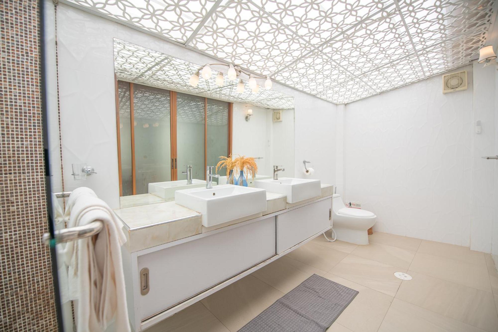 Ii, Totally Private Pool *