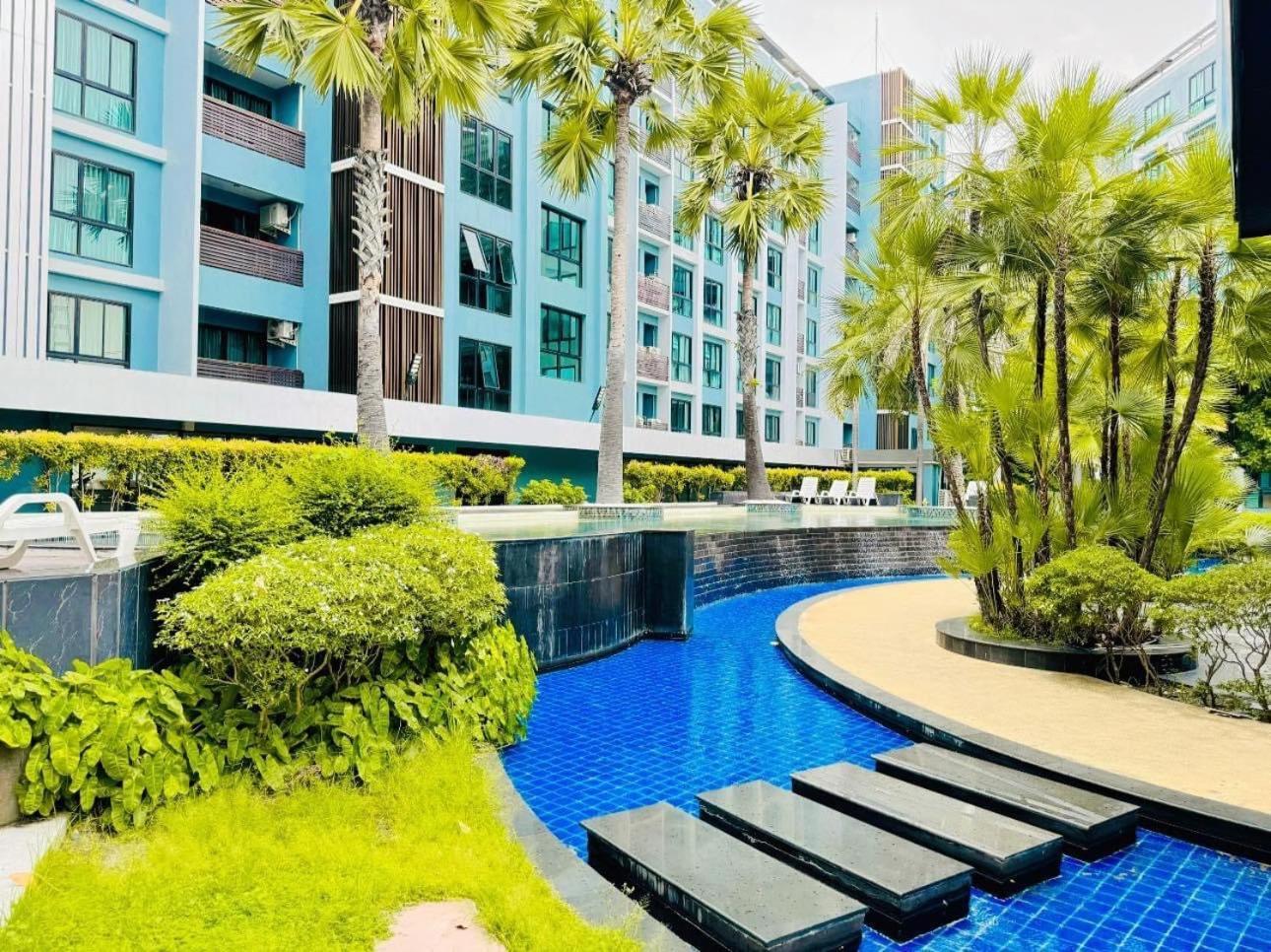 Minnie A8 * Pattaya