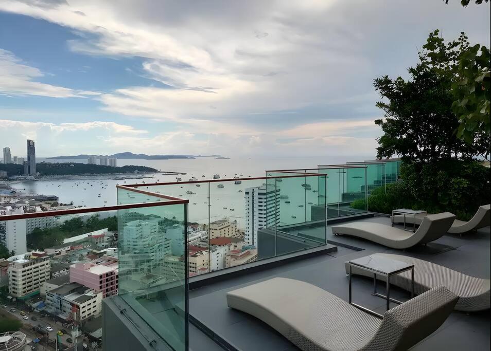 Apartment With Roof Pool Pattaya