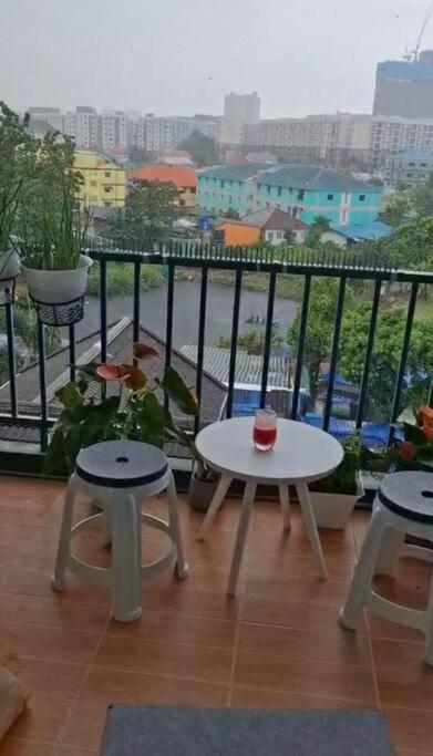 Peaceful 300 Sq Ft With 2 Balcony, Mountain View * Pattaya