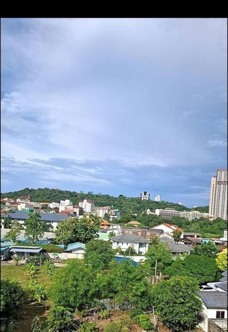 Peaceful 300 Sq Ft With 2 Balcony, Mountain View