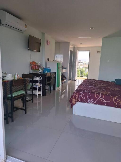 Apartment Peaceful 300 Sq Ft With 2 Balcony, Mountain View Pattaya
