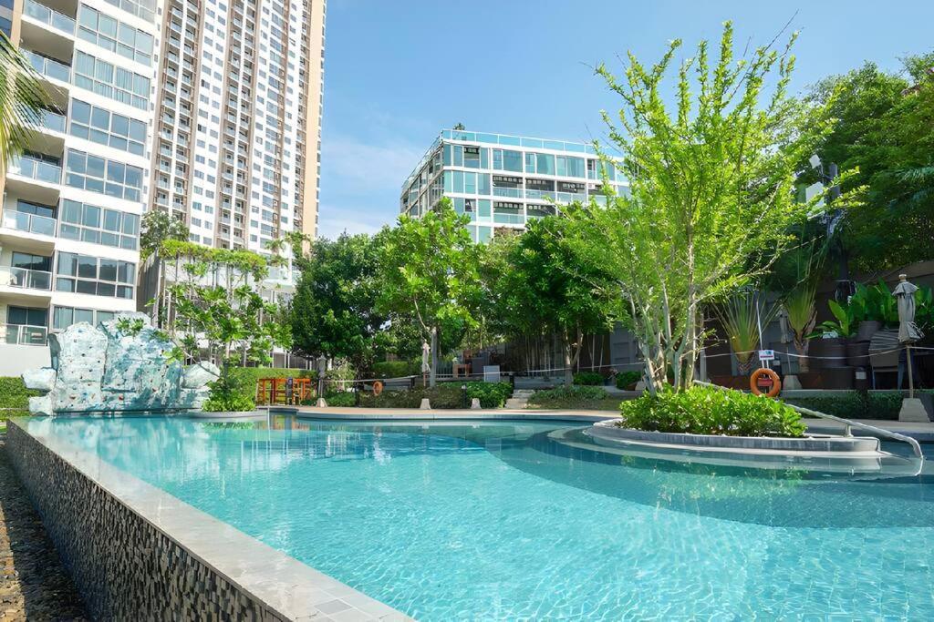 Luxury 70sqm 2 Bedroom Next To Walking Street Apartment