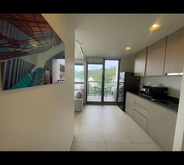 Luxury 70sqm 2 Bedroom Next To Walking Street Apartment *