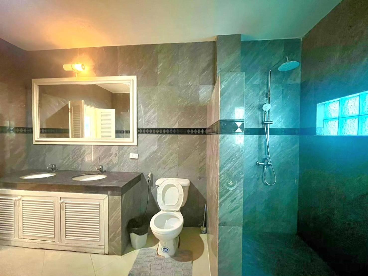 Pool 5bedroom Cosy Big Area Close To The Villa Pattaya