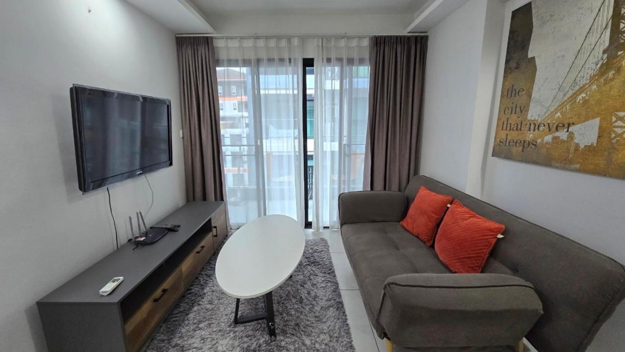 5 Min Walk To Beach Tropical Garden Apartment Pattaya