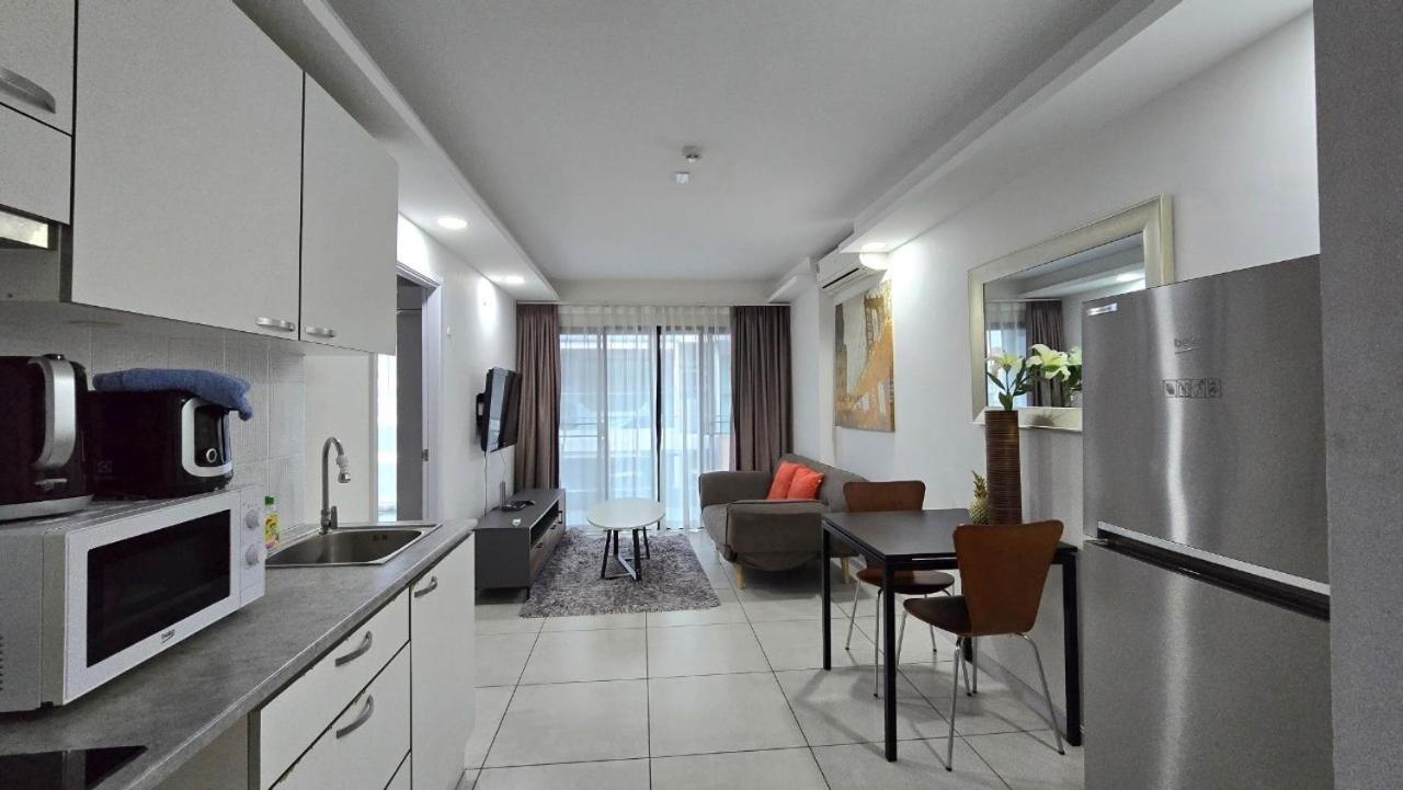 5 Min Walk To Beach Tropical Garden *