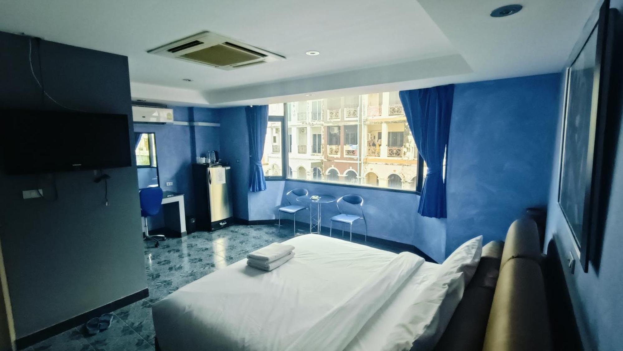 Koenig Near Walking Street Hotel 3*