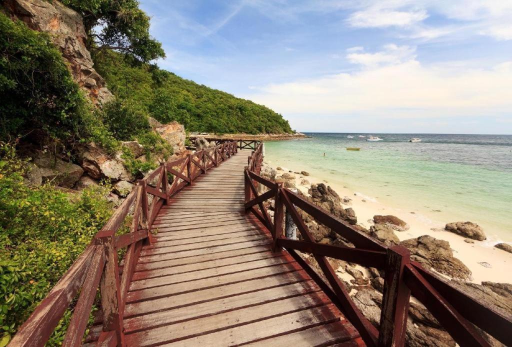 Rakchayanin Koh Larn Pattaya