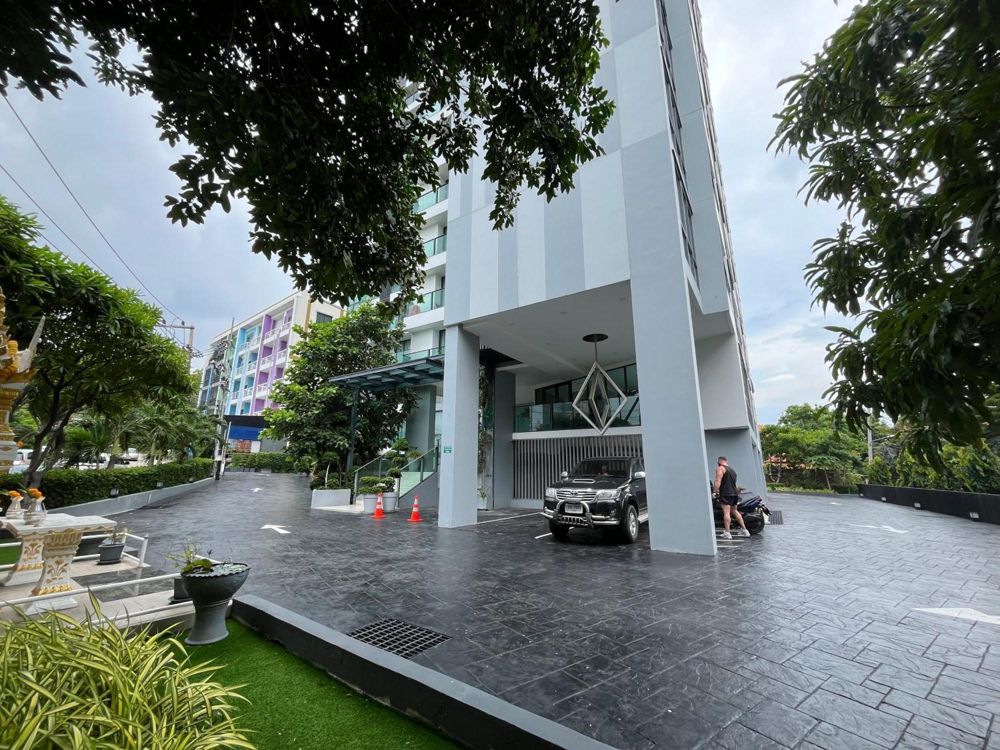 The Juwel By Amon Phra Tamnak Apartment Pattaya