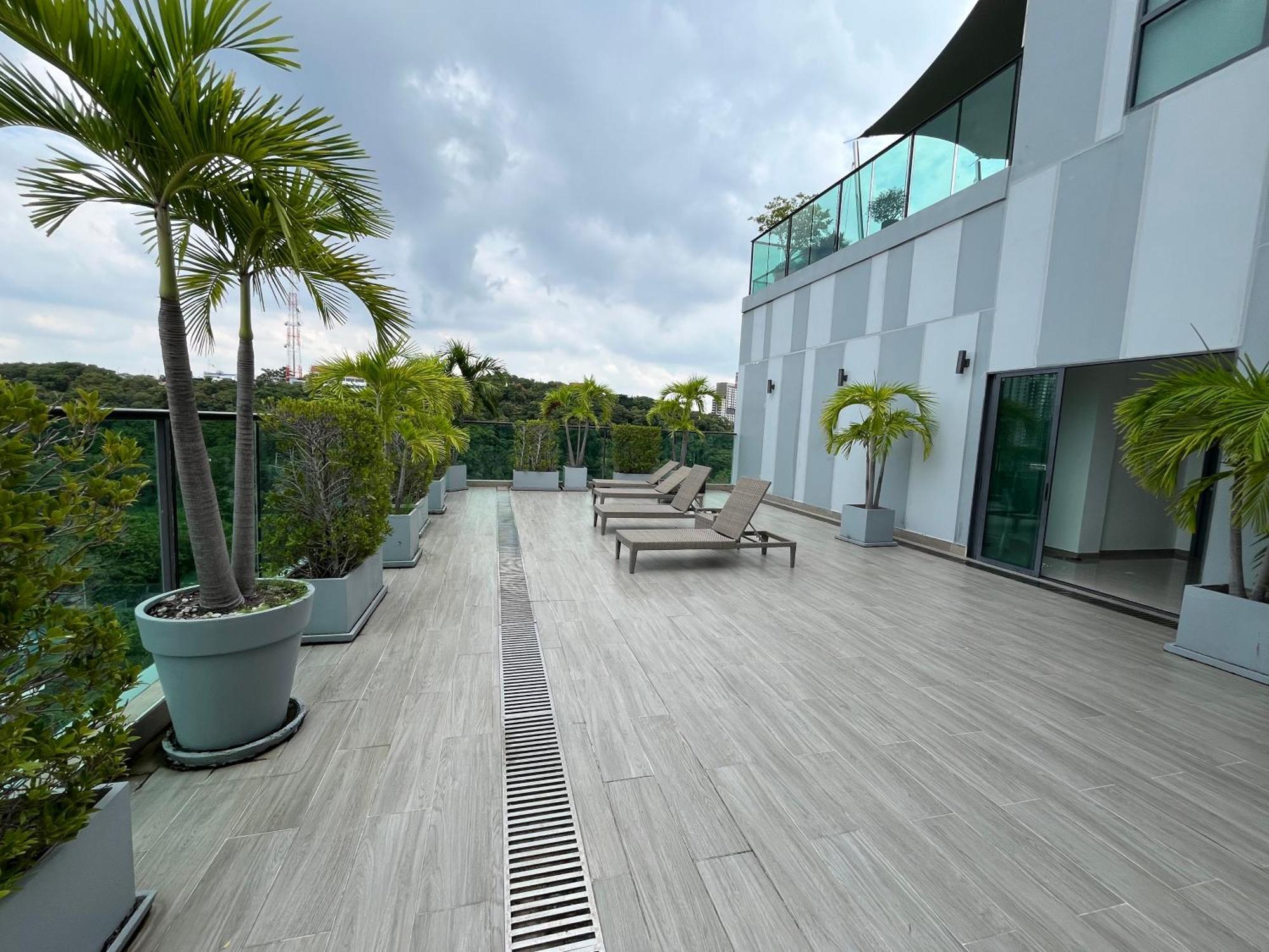 The Juwel By Amon Phra Tamnak Apartment