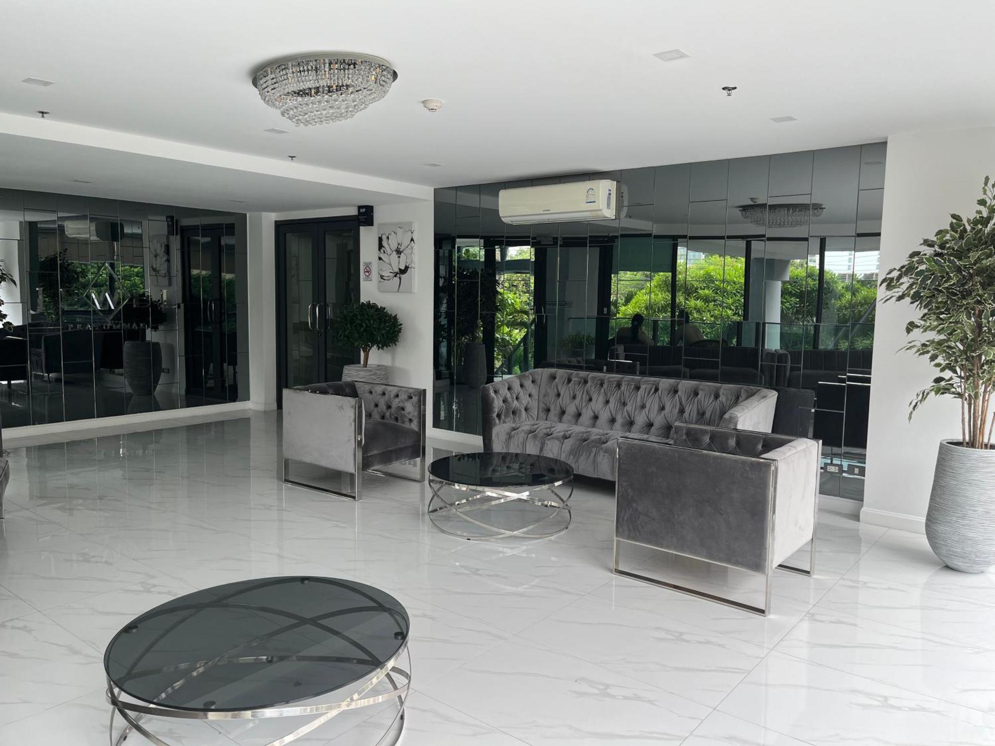 Apartment The Juwel By Amon Phra Tamnak
