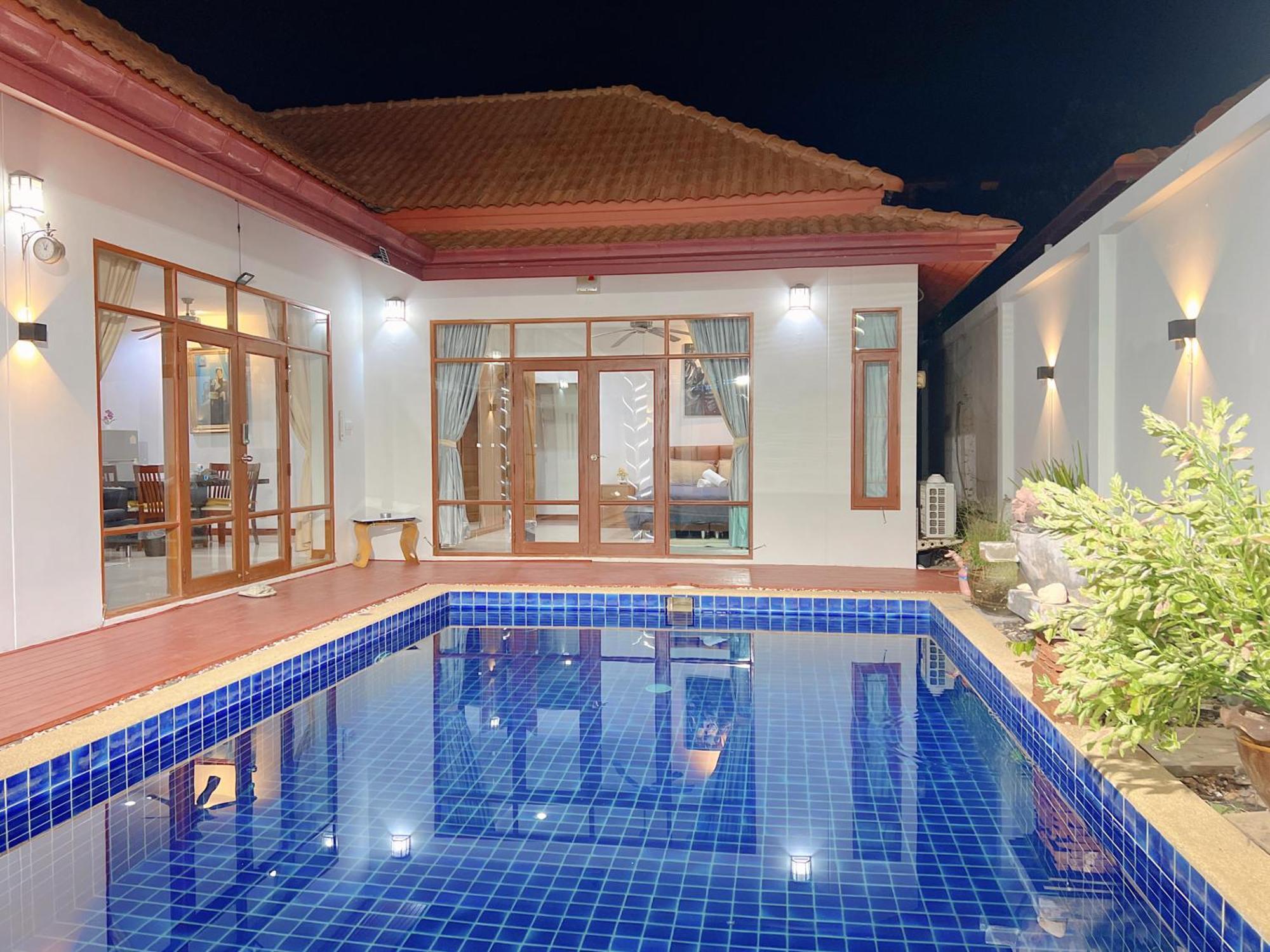 Gusvana Pool Villa *