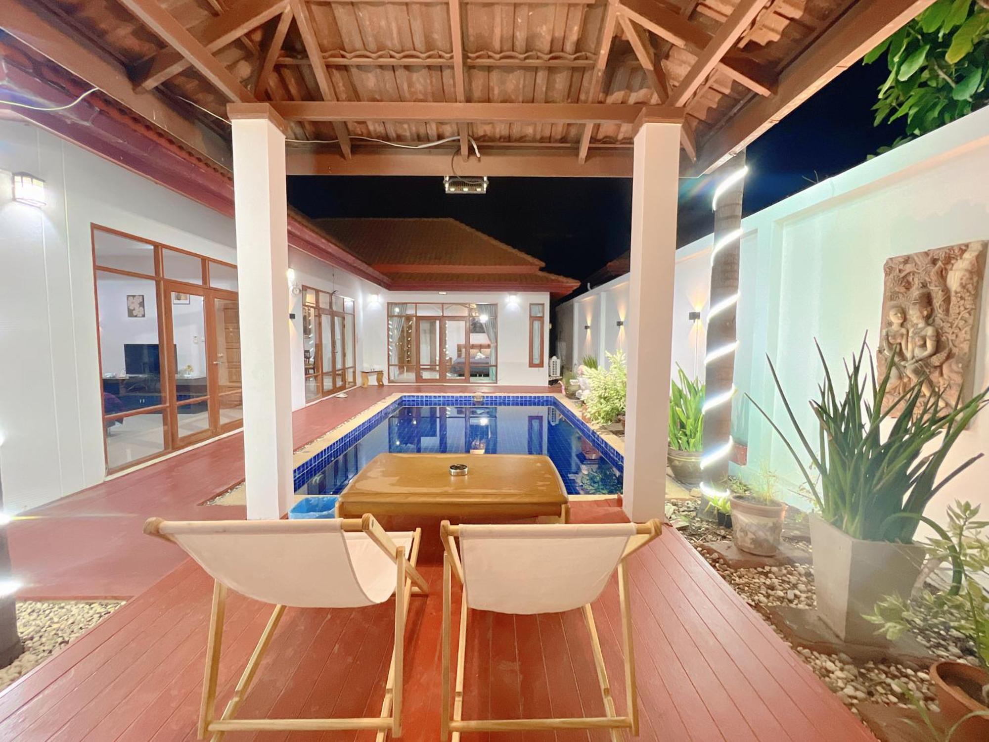 Gusvana Pool Villa *