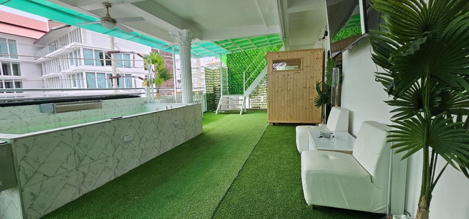 Xcess Aparthotel Pattaya