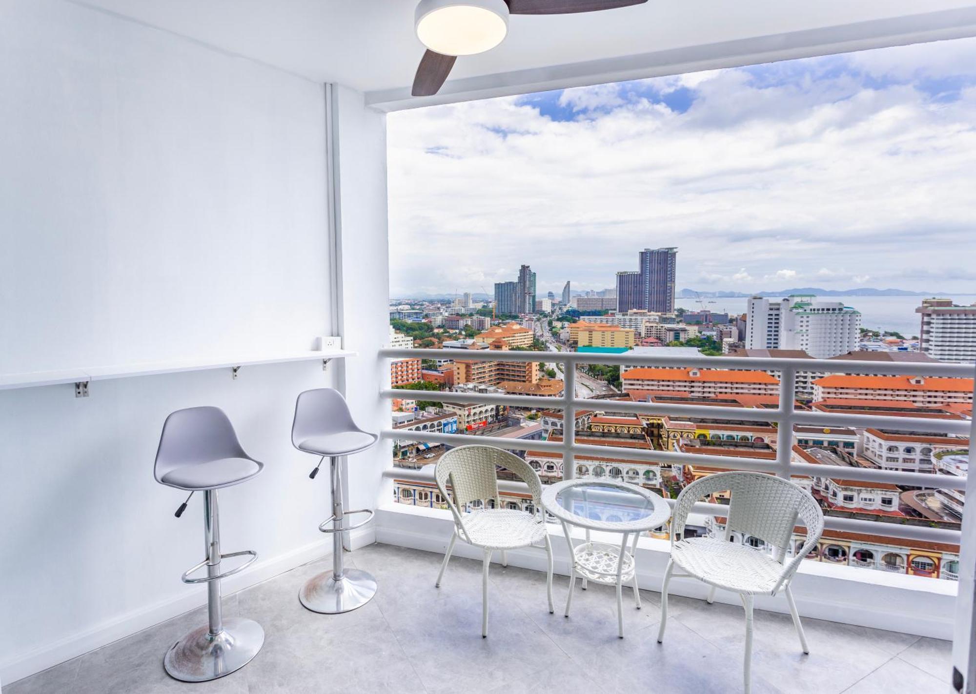 View Talay 5 Jomtien Beachfront Apartment *