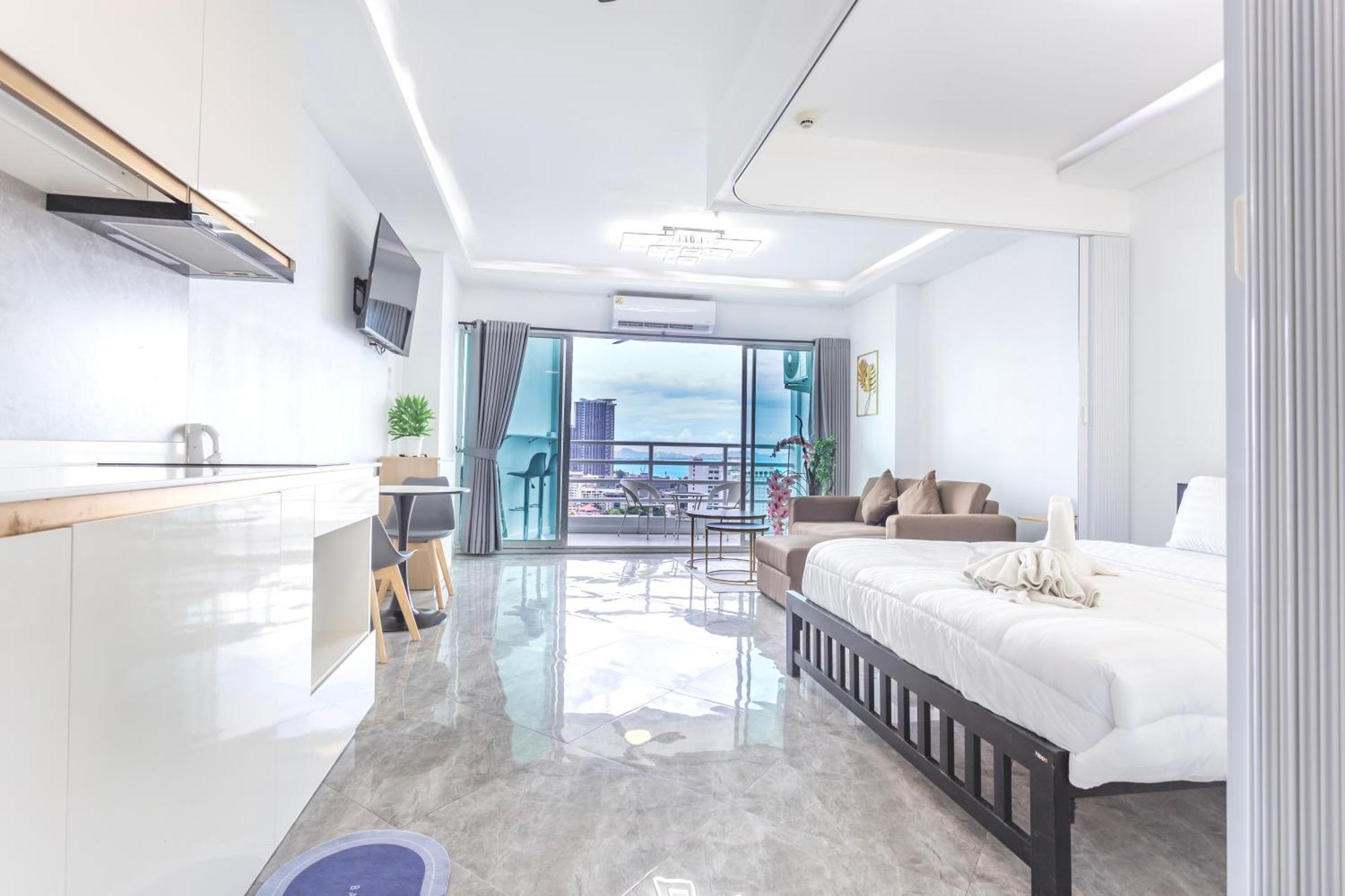 View Talay 5 Jomtien Beachfront Apartment