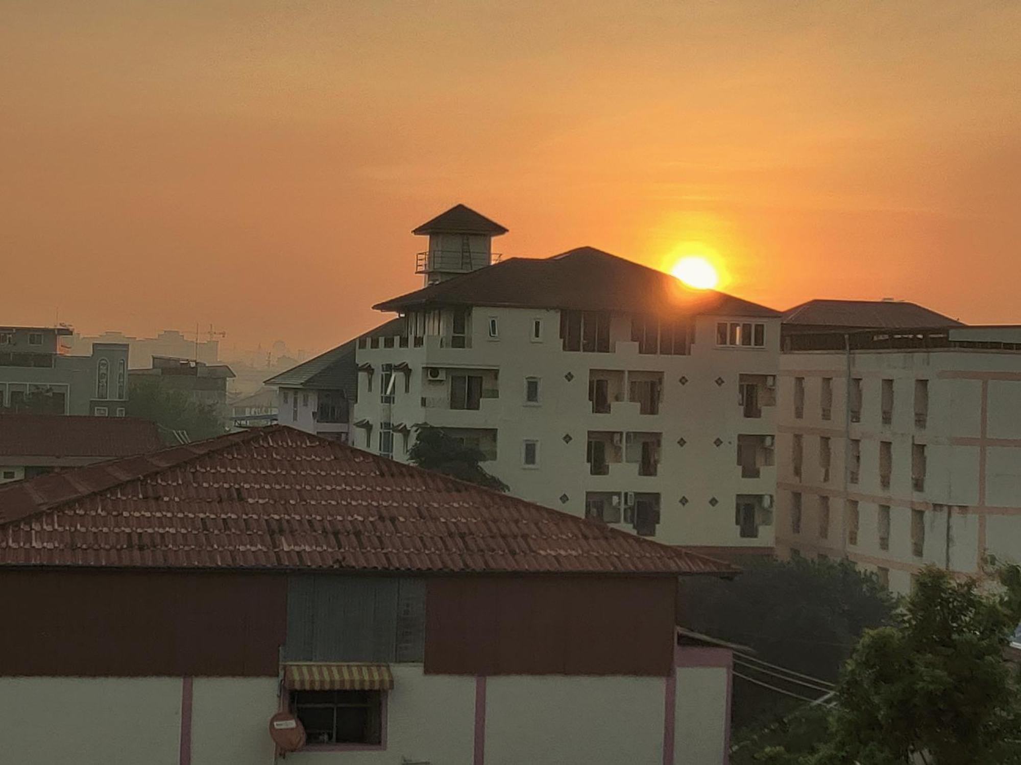 Apartment Peaceful 300 Sq Ft With 2 Balcony, Mountain View Pattaya