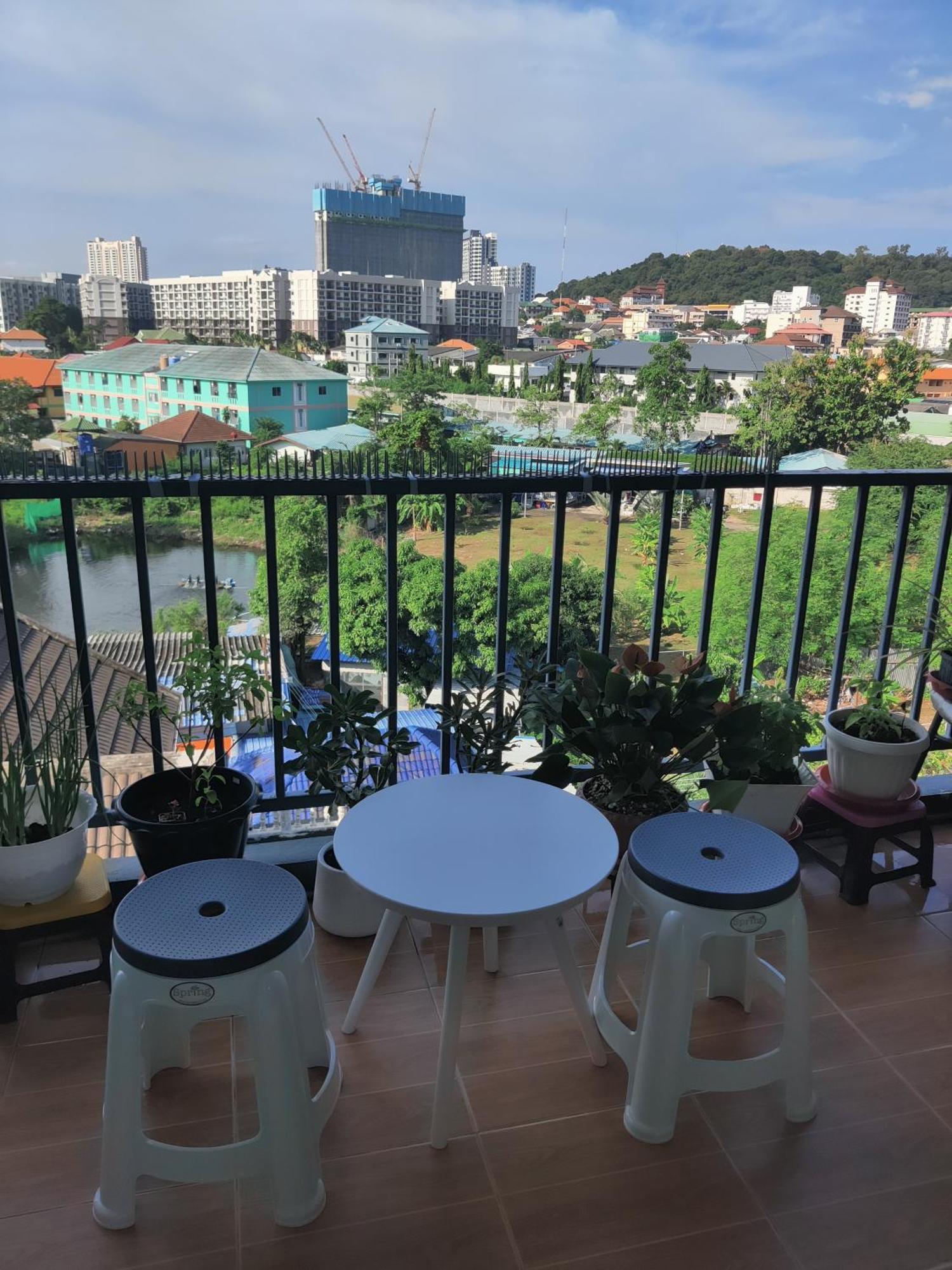 Peaceful 300 Sq Ft With 2 Balcony, Mountain View