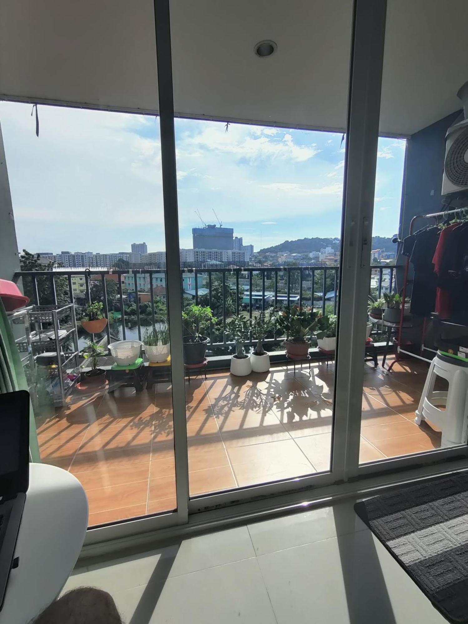 Apartment Peaceful 300 Sq Ft With 2 Balcony, Mountain View