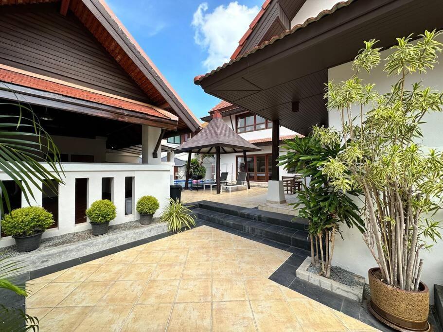 Thaiba Lipool * Pattaya