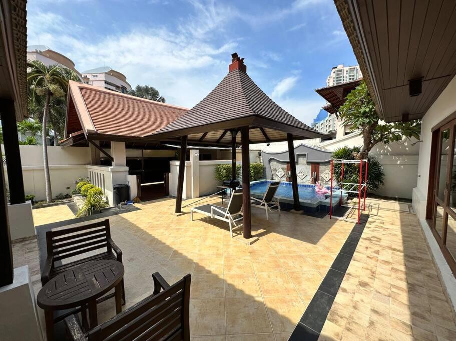 Thaiba Lipool Villa