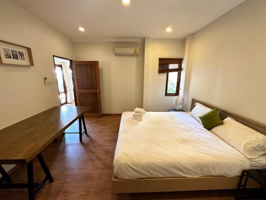 Thaiba Lipool Villa *
