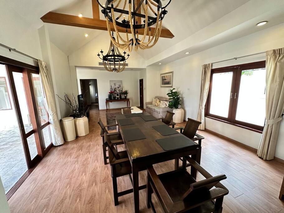 Thaiba Lipool Villa