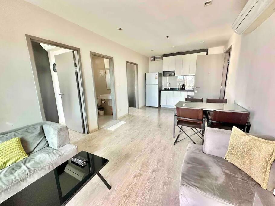 Sea View 2 Bed At Location Pool *