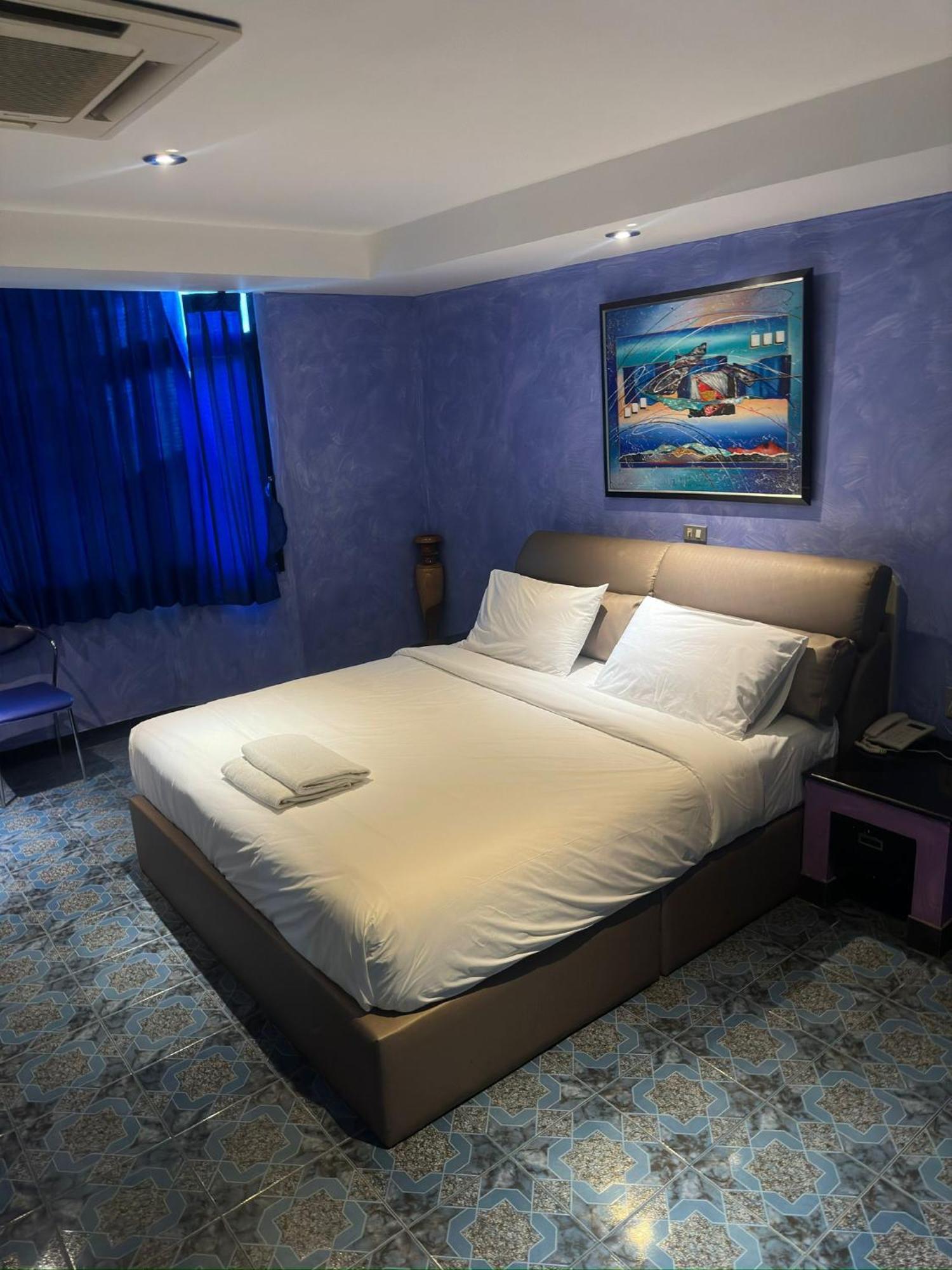 Koenig Near Walking Street Pattaya