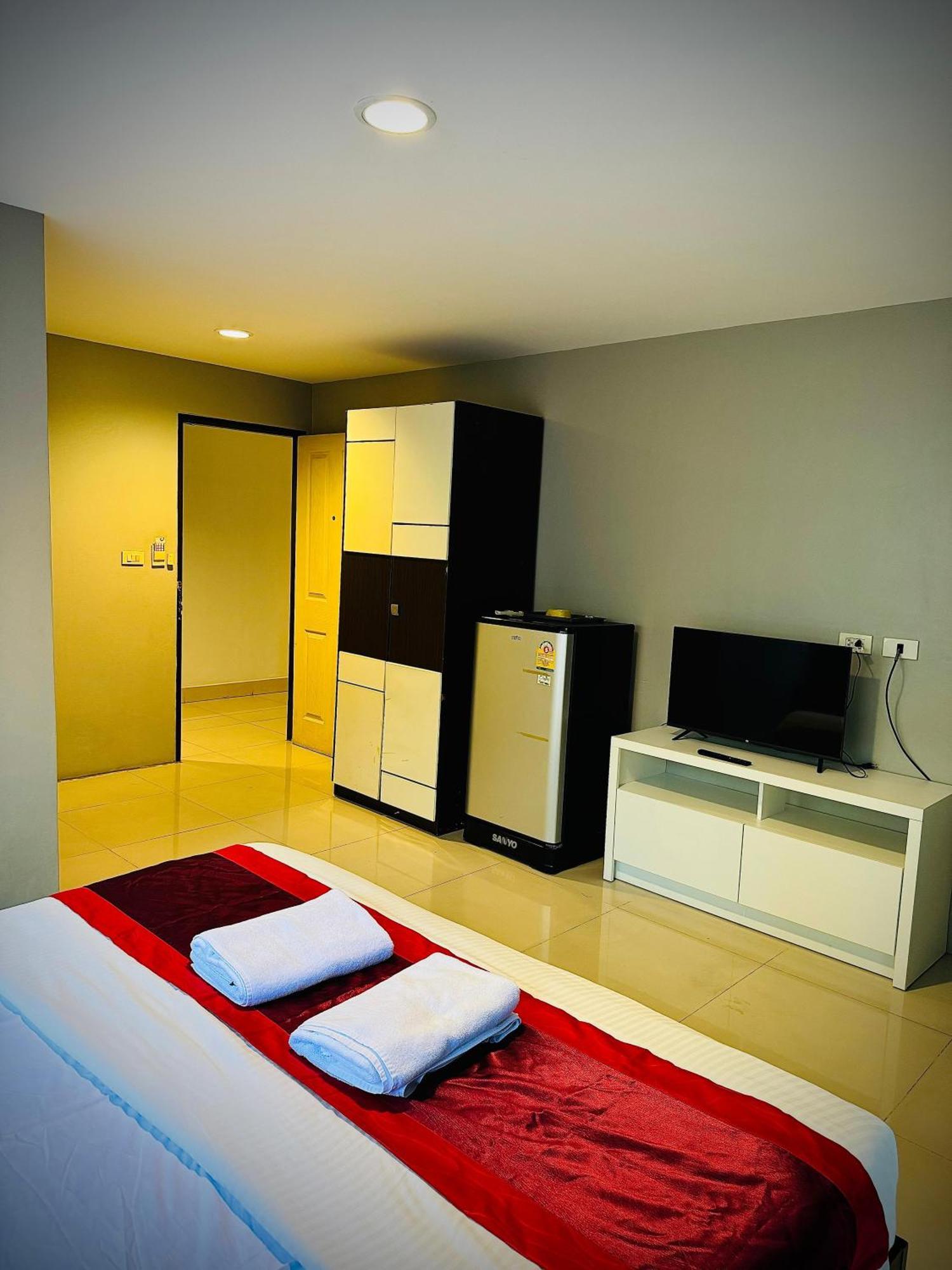 Vibe Walking Street Hotel
