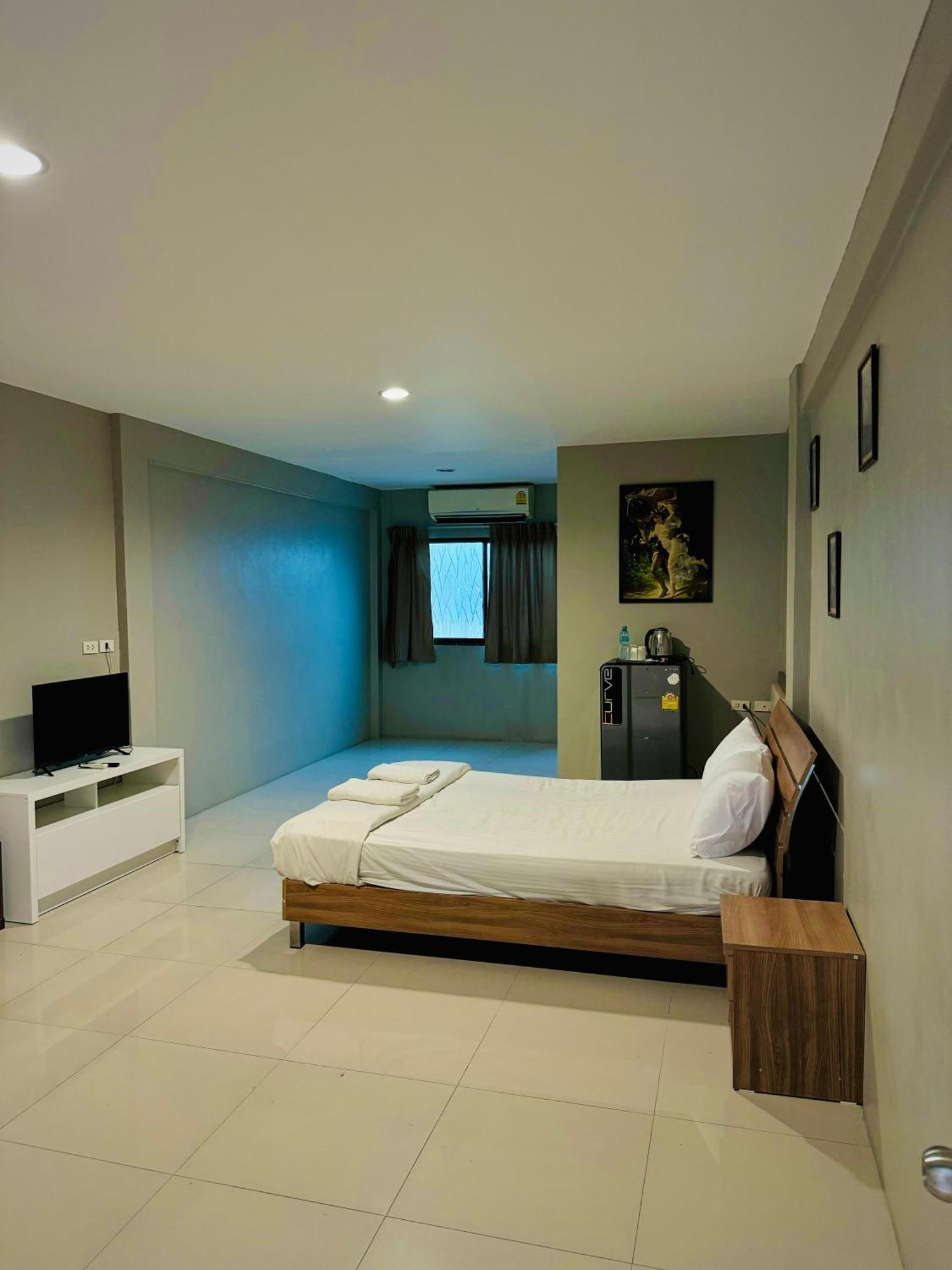 Hotel Vibe Walking Street Pattaya
