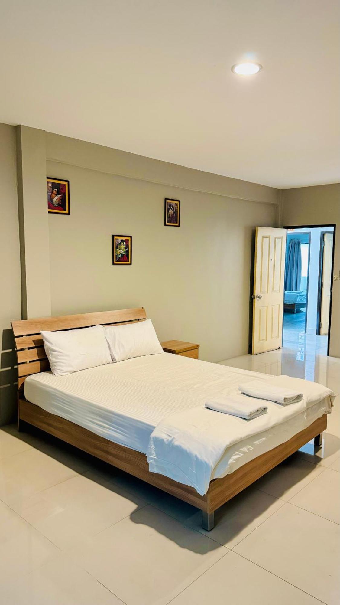 Vibe Walking Street Hotel