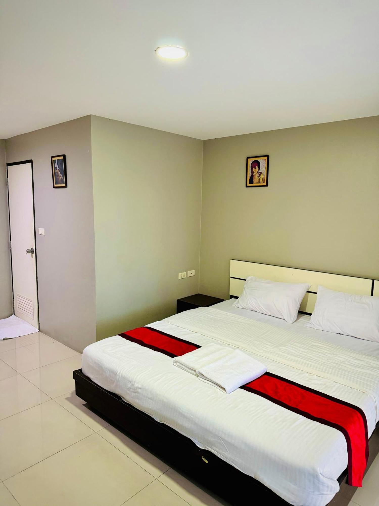 Vibe Walking Street Hotel Pattaya