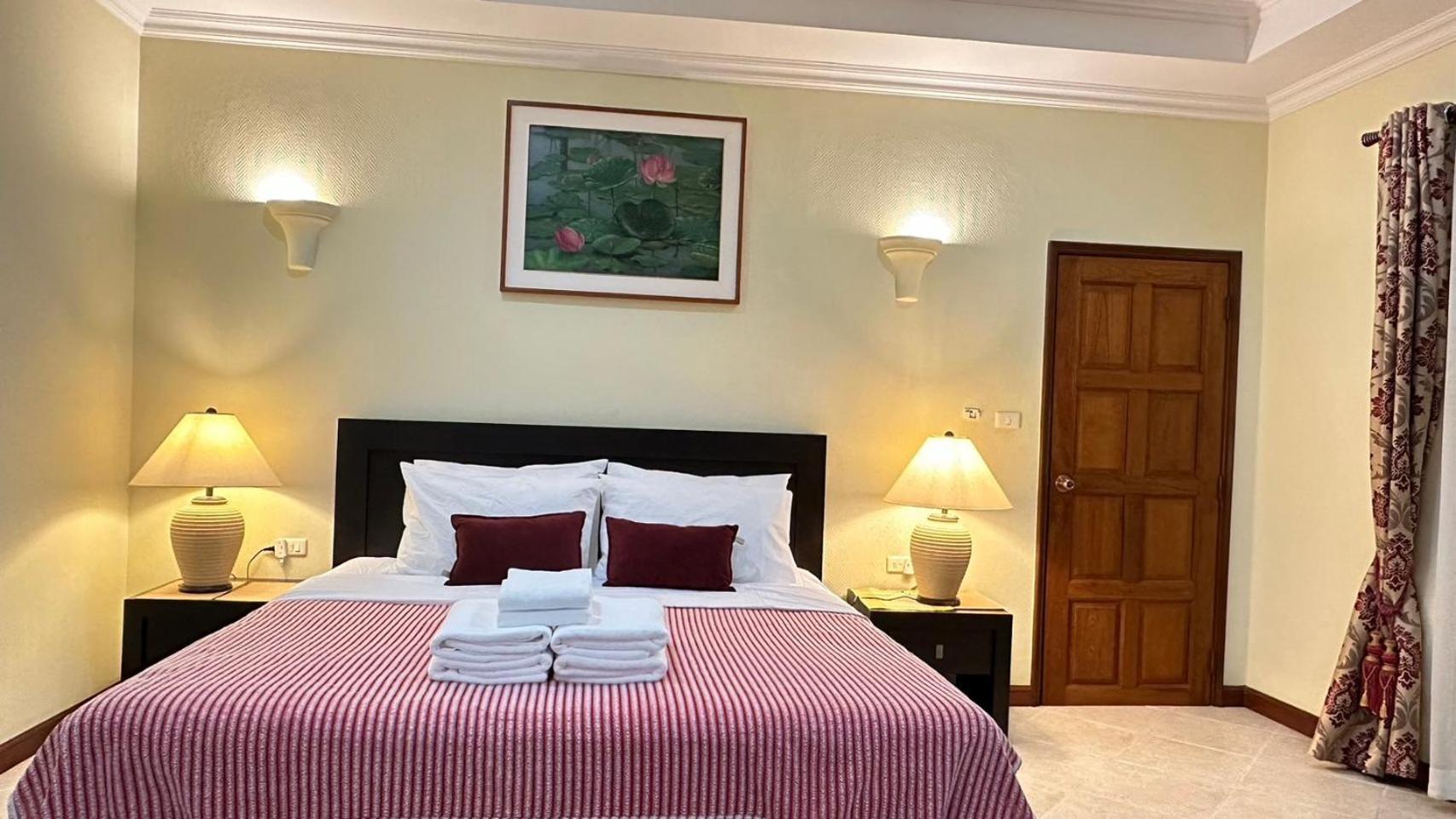 Luxury 205sqm Pool In Location 5min To & Walking Street Villa *