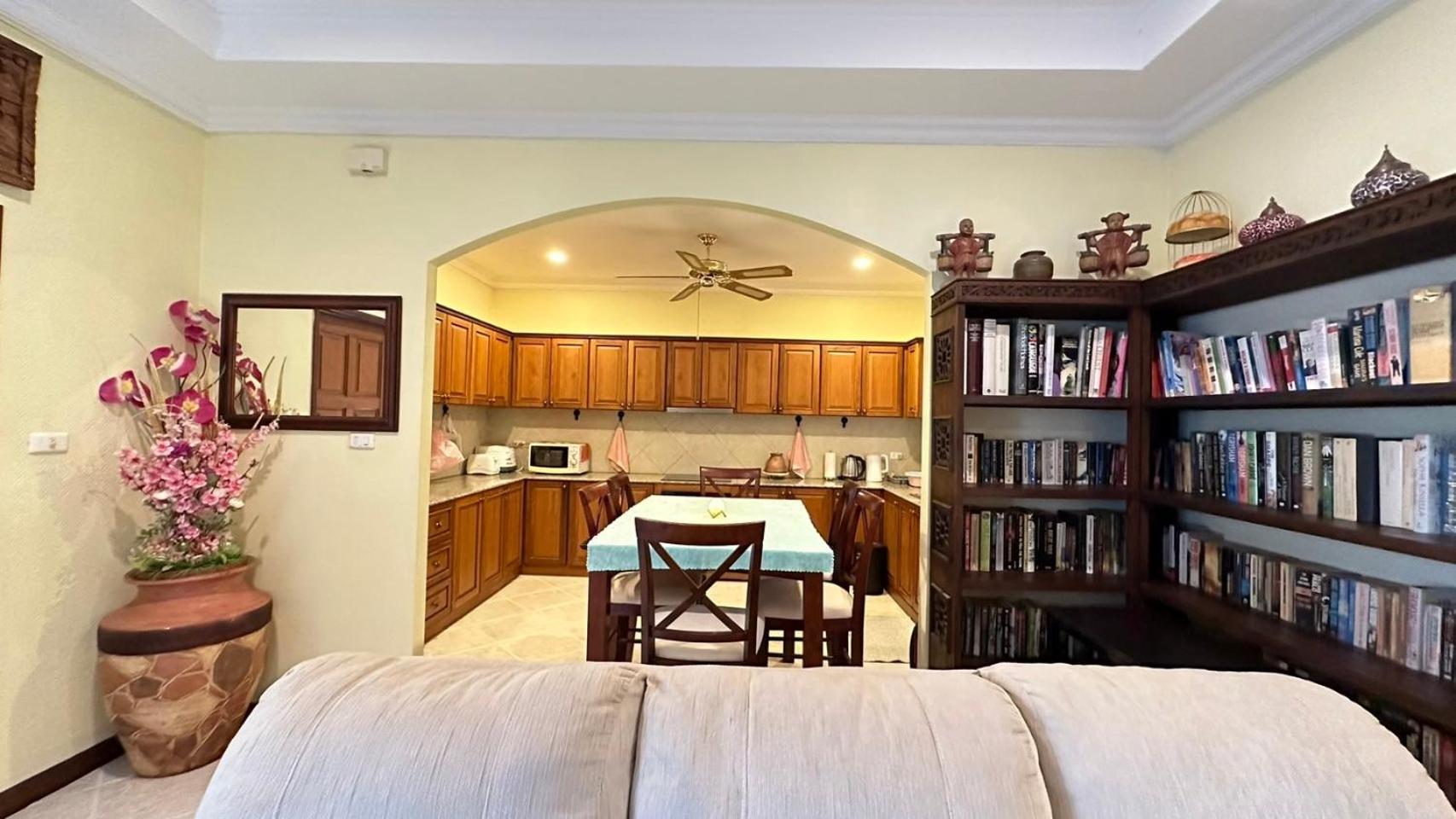 Luxury 205sqm Pool In Location 5min To & Walking Street Villa Pattaya