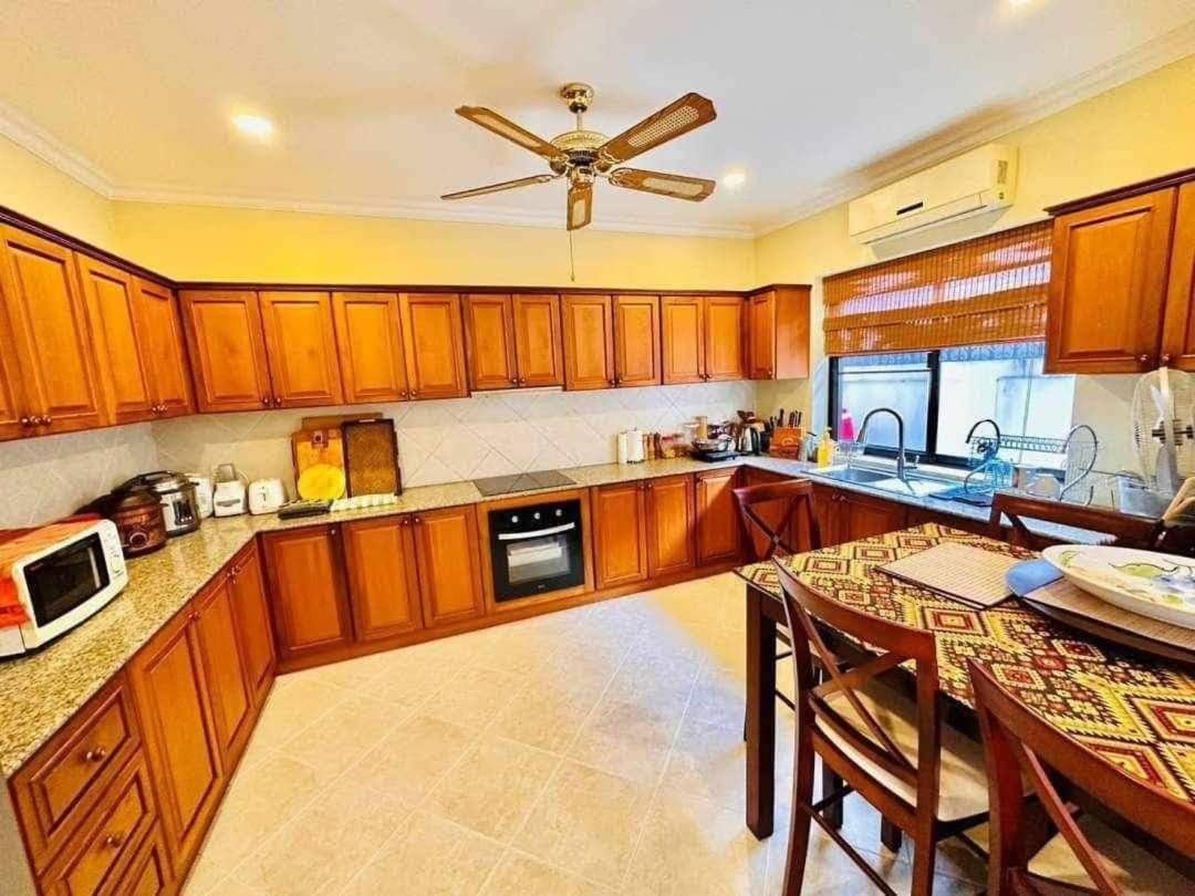 Luxury 205sqm Pool In Location 5min To & Walking Street * Pattaya