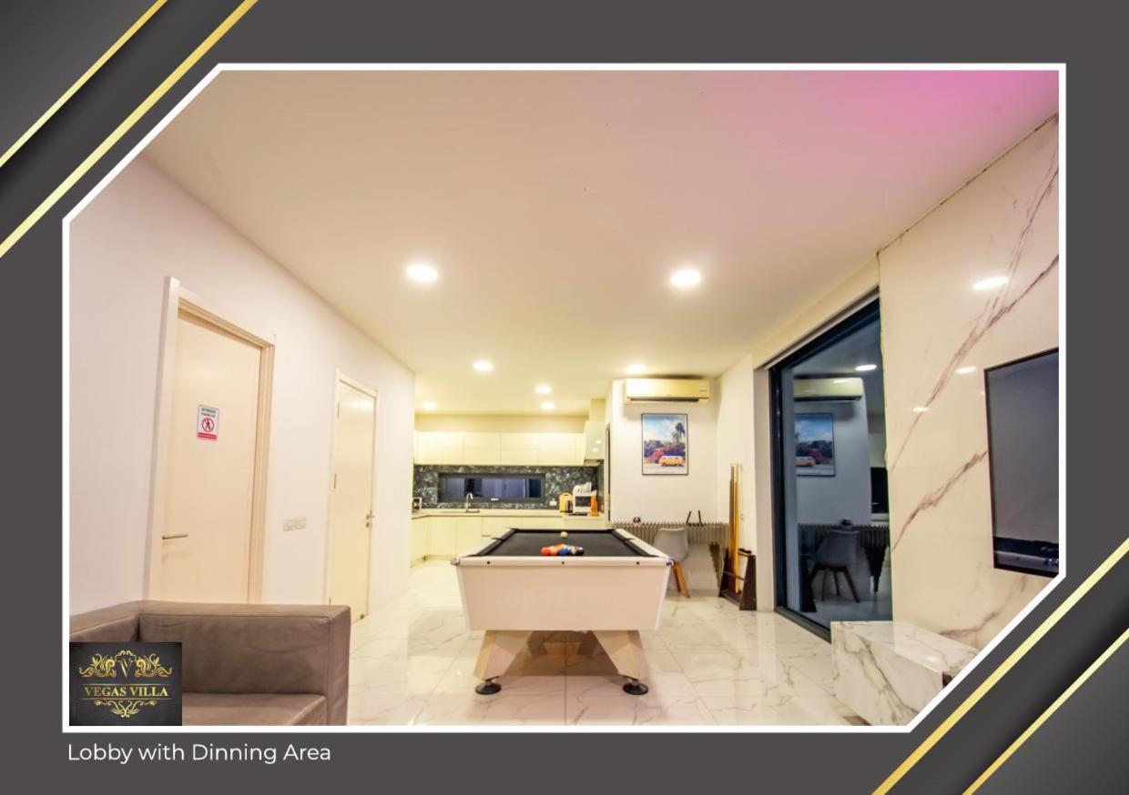 Vegas Villa,