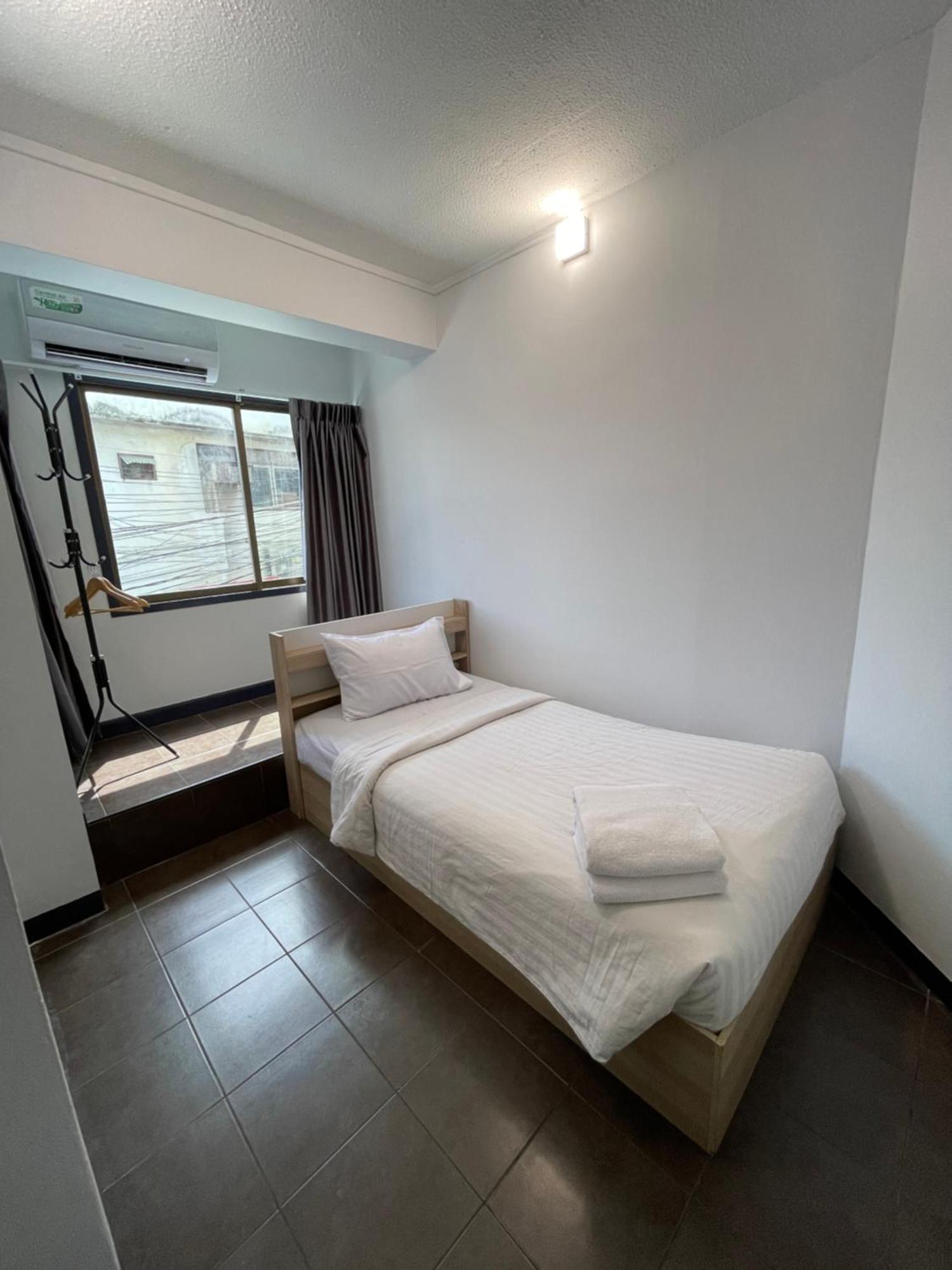 Maland House - Soi 14 Saisong Road Hotel