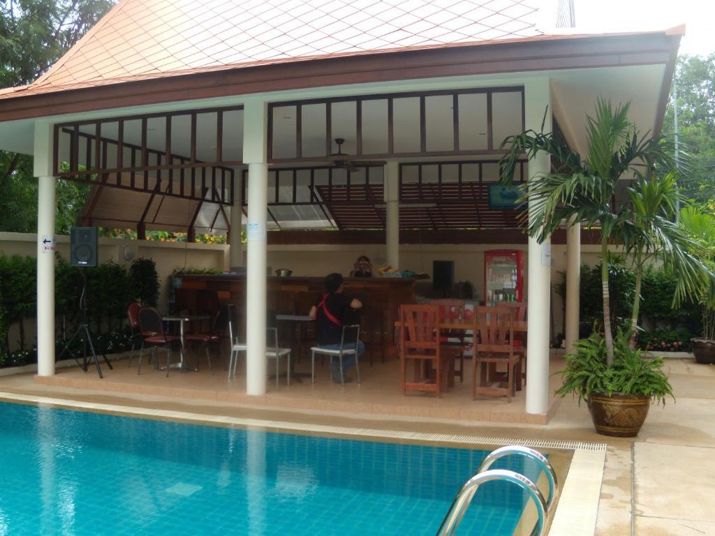 Emerald Palace Aparthotel Pattaya