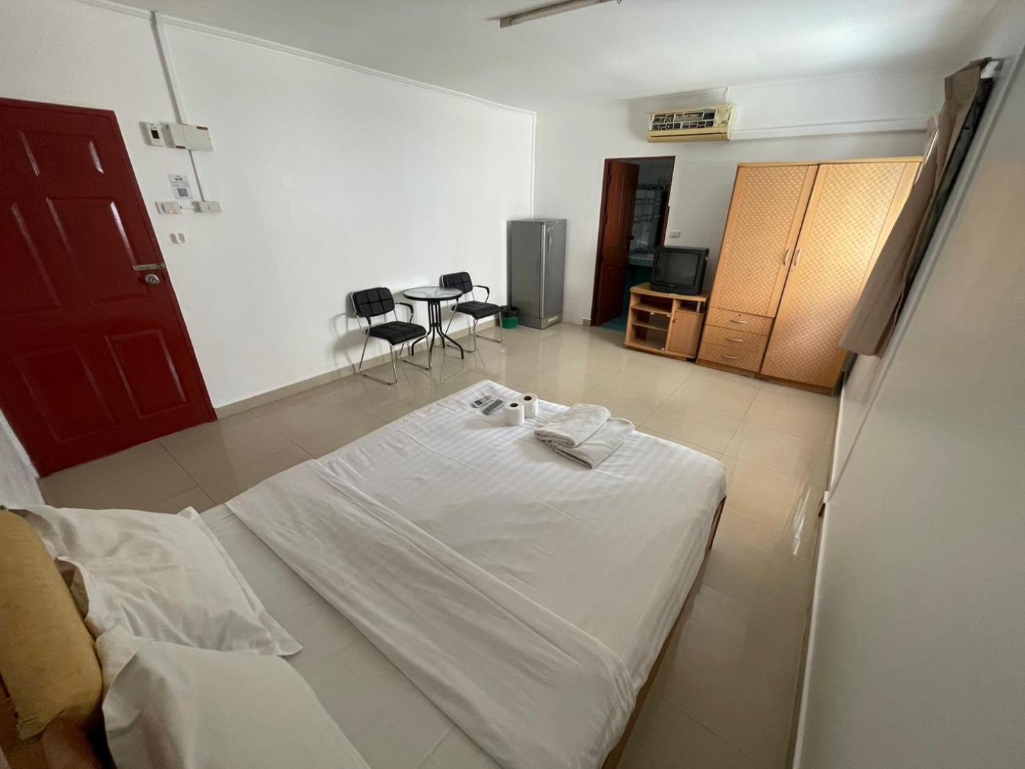 Malee And Restaurant Hostel Pattaya