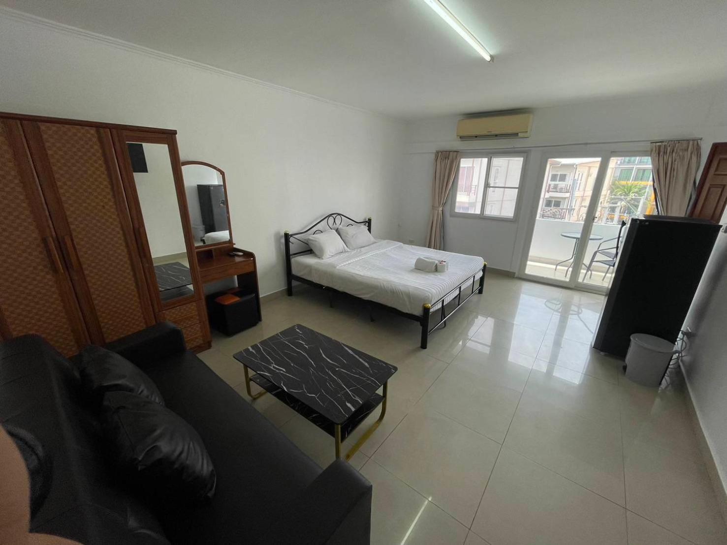 Albergue Malee And Restaurant