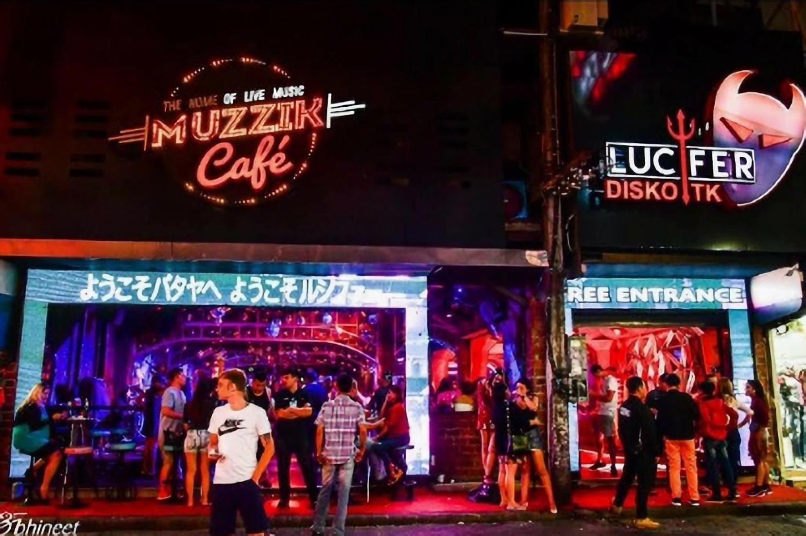 Villa Bali Style Luxury Pool Near & Walking St! Pattaya