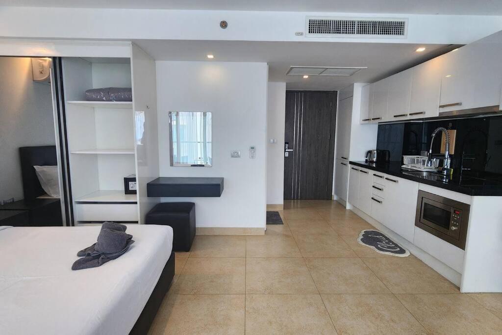 Centara Avenue Residences B65 *