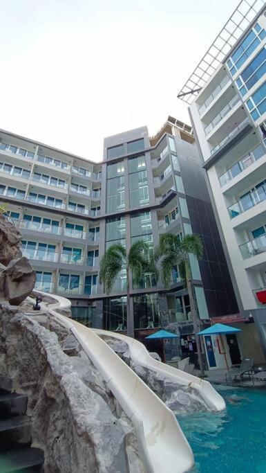Centara Avenue Residences B65 Apartment