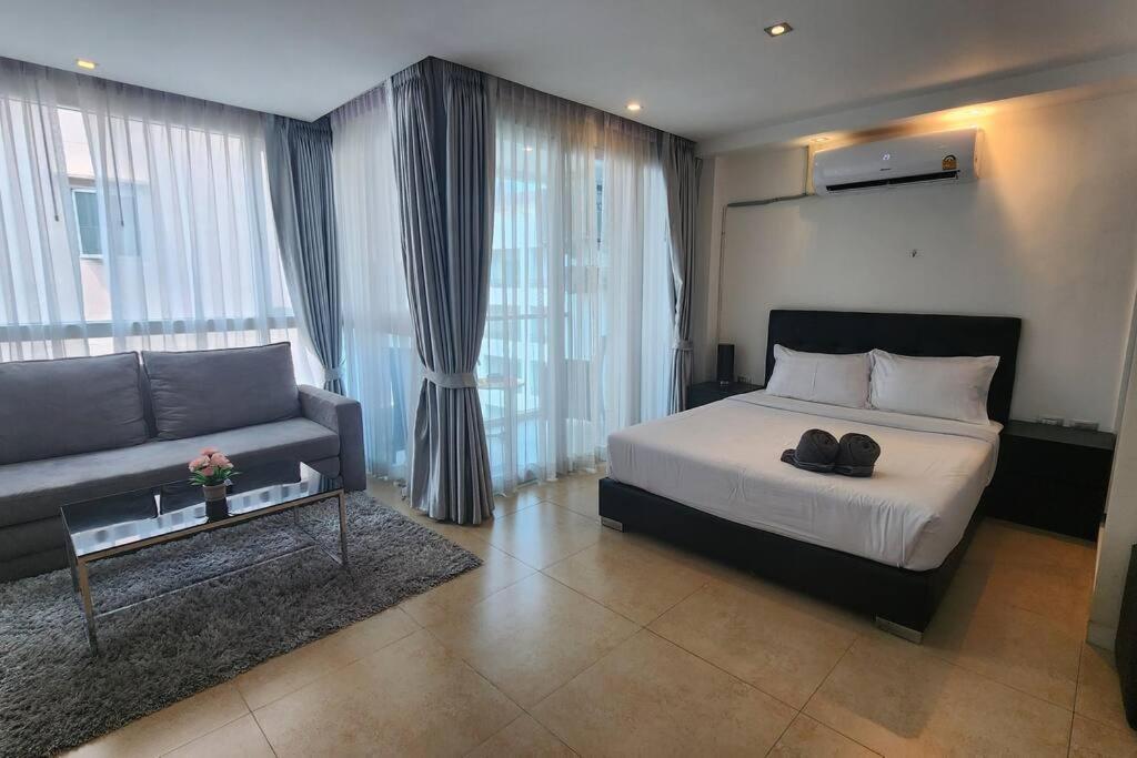Centara Avenue Residences B65 *