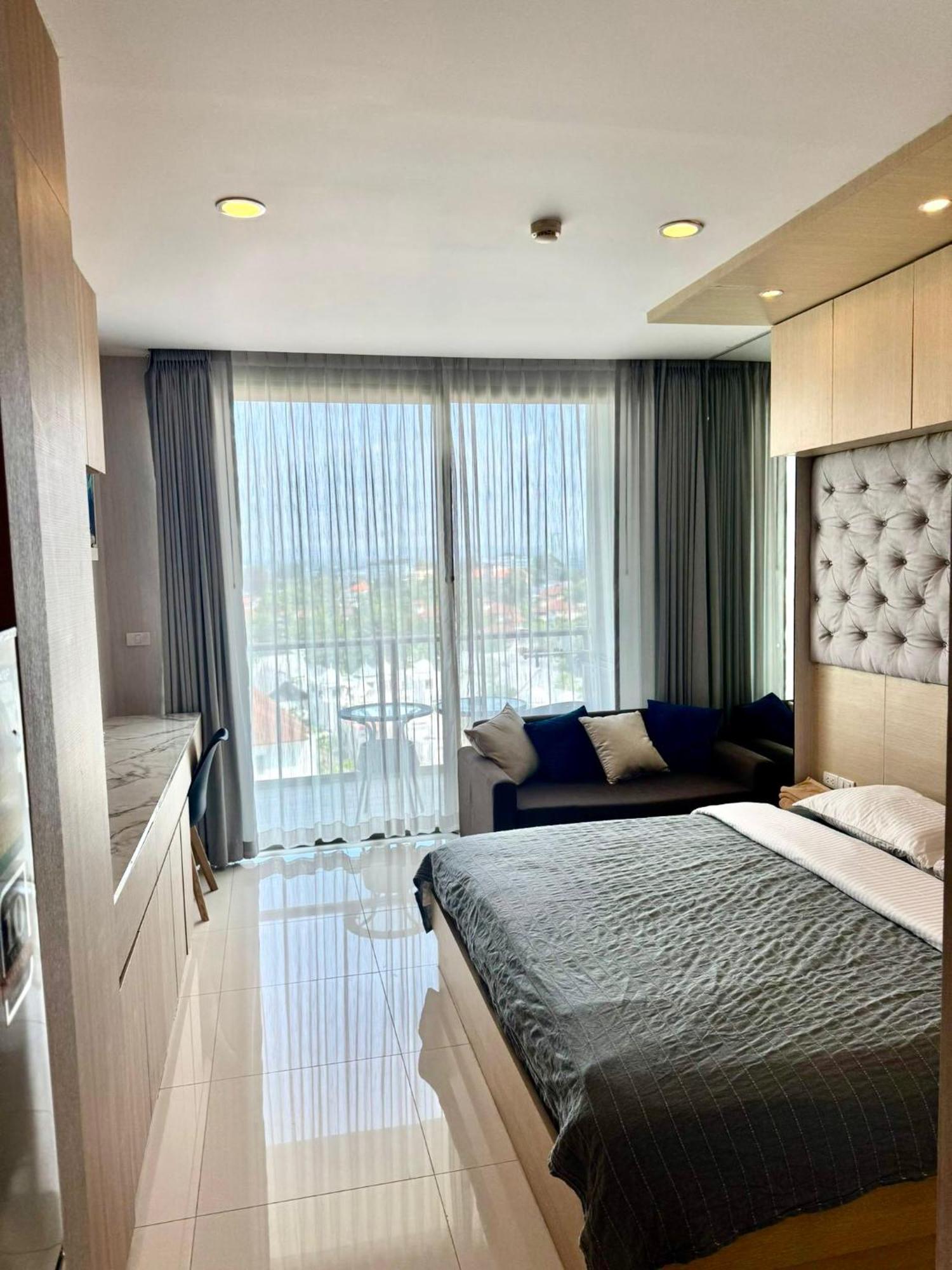 Riviera Wongamat Apartment