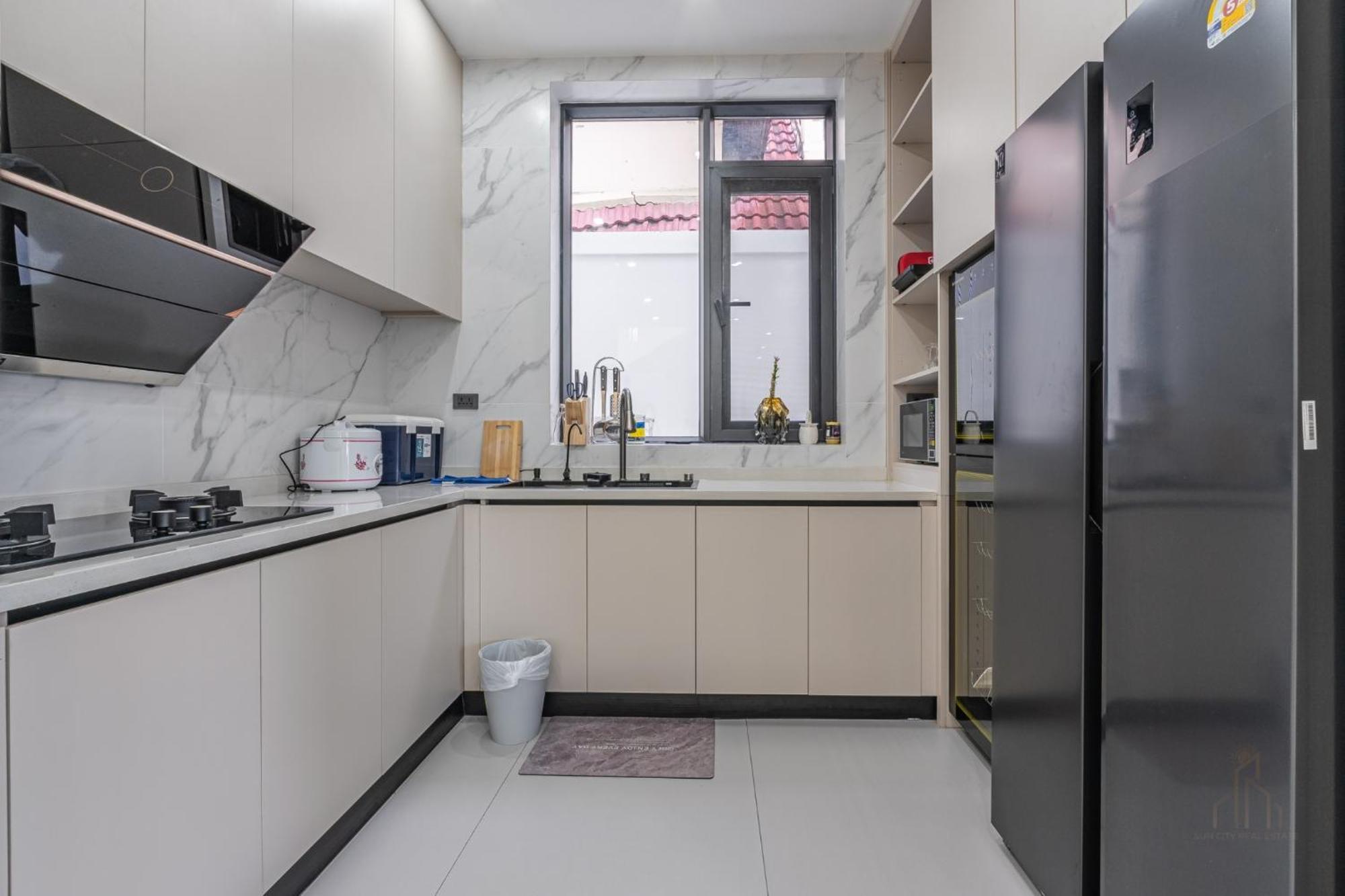 Villa Urban 4 Bedroom-independent Swimming Pool And Ktv Pattaya