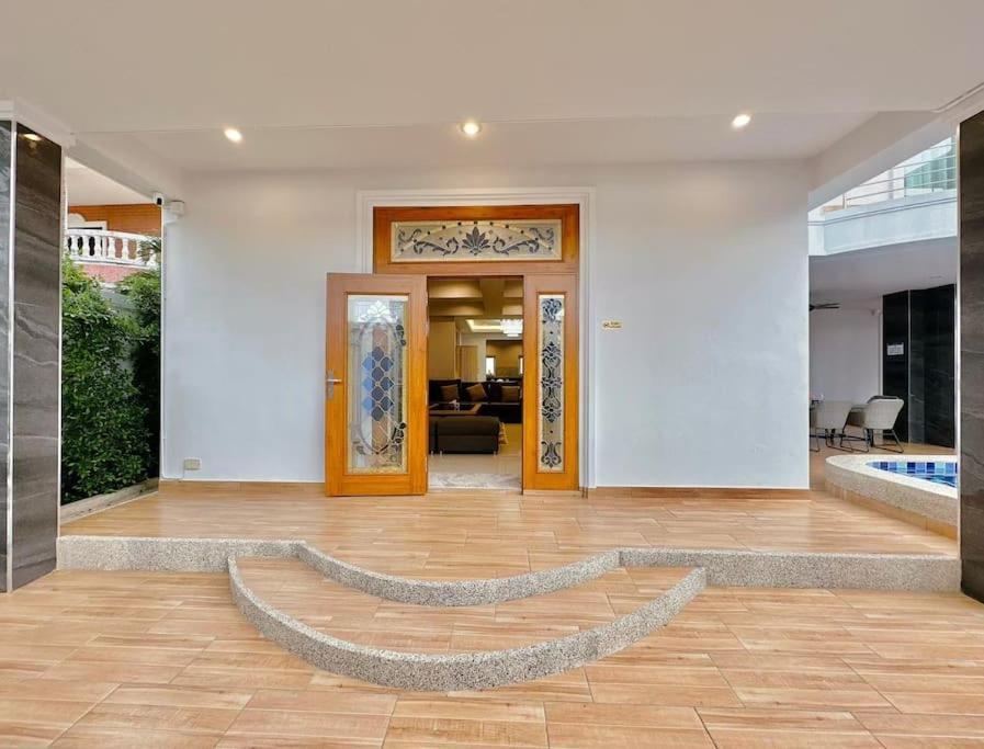 Villa Tagvilla Lagoon Pool In 8 Bedroom Pattaya