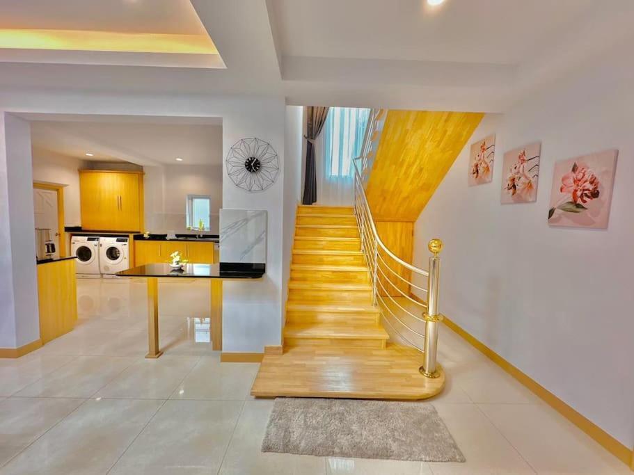 Tagvilla Lagoon Pool In 8 Bedroom Pattaya